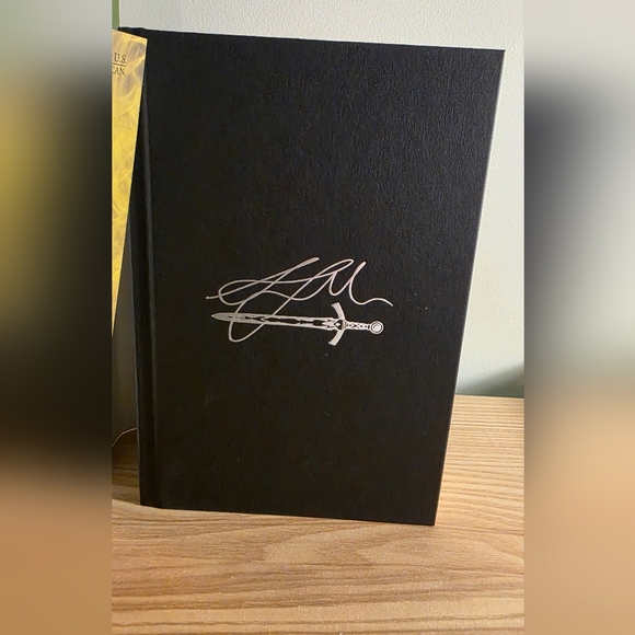 Kingdom of Ash – Out-of-Print Indigo Exclusive Hardcover - Sarah J. Maas - Picture 7 of 8